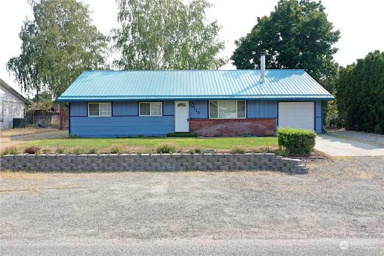 112 Lime St Omak, WA 98841