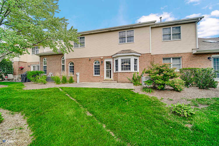 8634 Pearson Dr Darien, IL 60561 | MLS 11867262 Photo 1