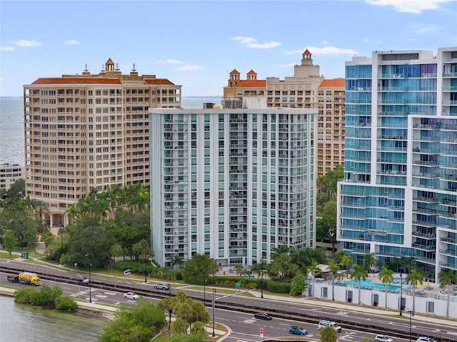 1111 N Gulfstream Ave #PH-C Sarasota, FL 34236