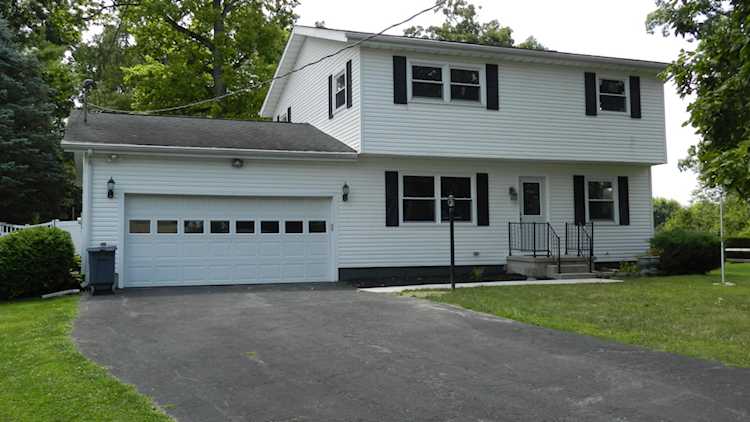 For Sale: $284,000 A home for sale for sale at 1341 Hickory Drive Marion, OH 43302 - Marion. MLS 223027374 - If you are looking for a move-in-ready 2 story home...Look no further! This home has all new... Photo 1