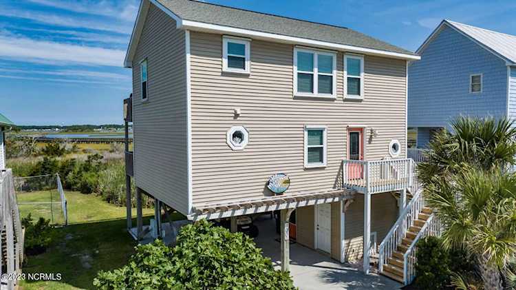 1001 S Topsail Dr Surf City, NC 28455