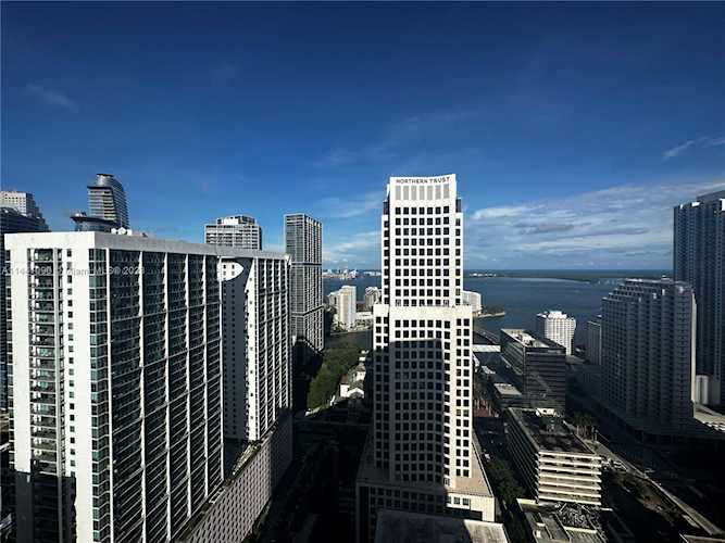 68 SE 6th St #3505 Miami, FL 33131