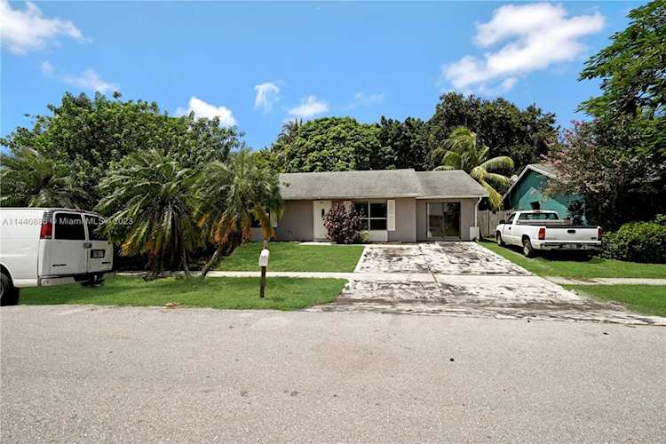 7272 N Willow Springs Cir N Boynton Beach, FL 33436