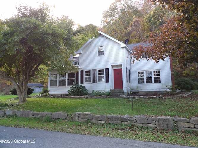 177 Rockhill Rd Voorheesville, NY 12186