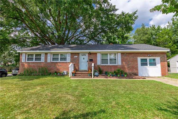 home for sale in Runnymede Newport News VA 23602 - MLS 10500278 Photo 1