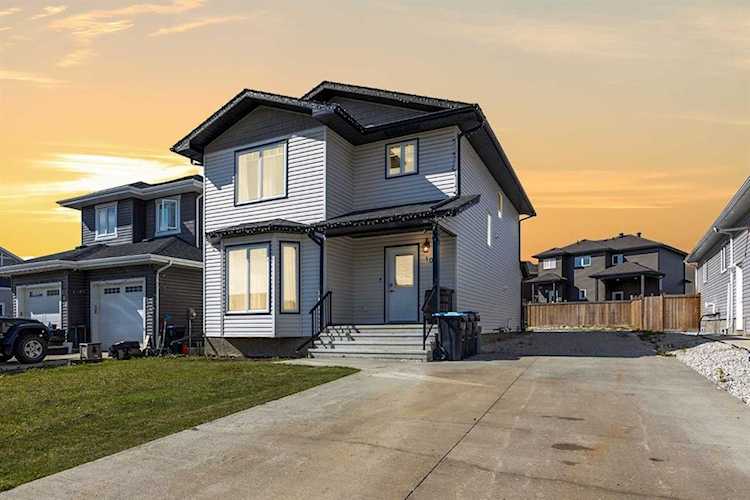 105 Adrian Crescent Fort McMurray, AB T9J 1