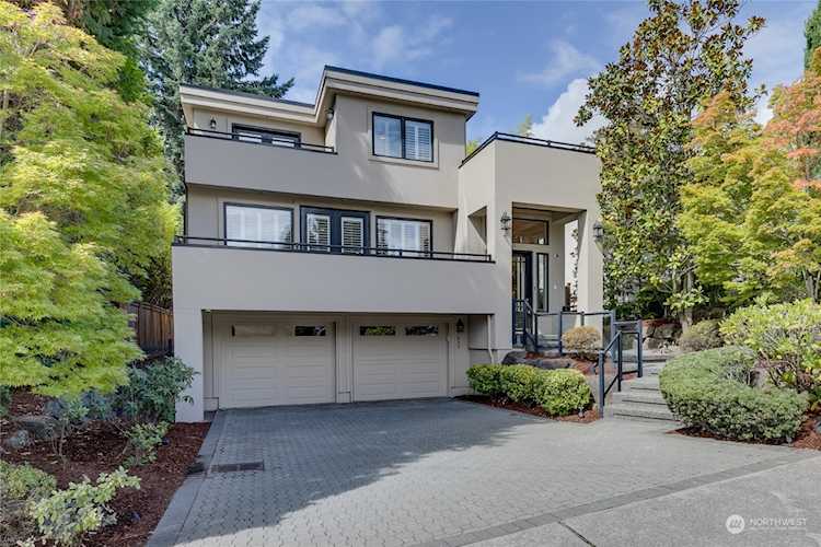 1033 3rd Street Kirkland, WA 98033