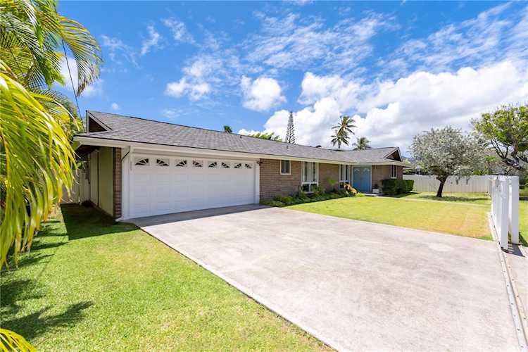 117 Palapu Street home for sale in Kailua, HI 202317357 - Oahu Real Estate Photo 1