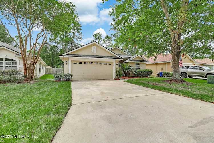 525 Redberry LN St Johns, FL 32259
