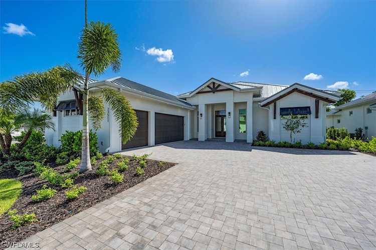 23511 Coconut Landing Dr Estero, FL 34134
