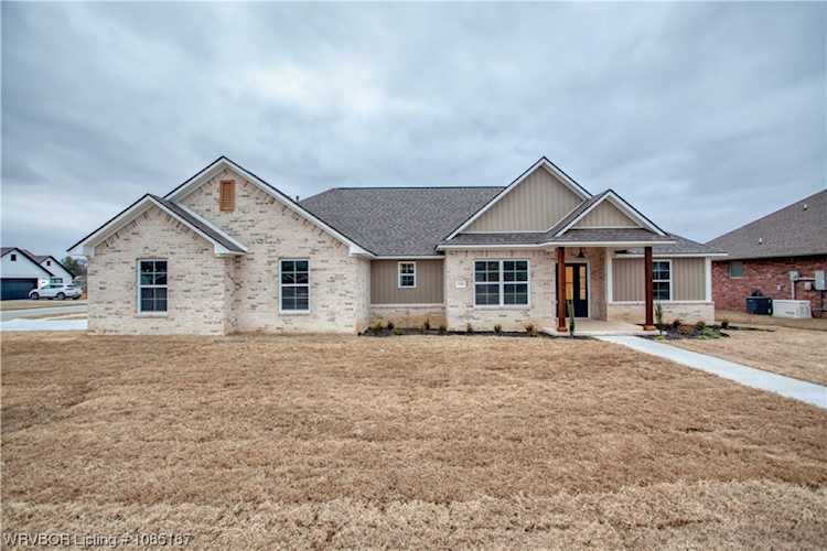 2732 Turtle Creek Dr Lavaca, AR 72941