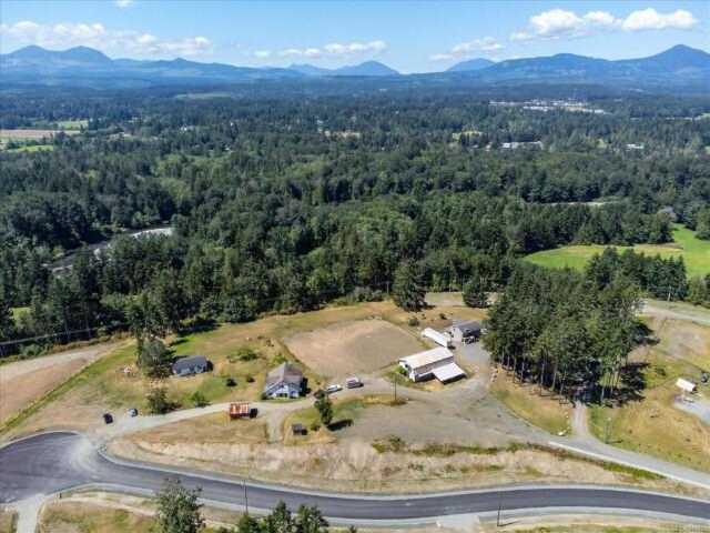 2081 Lazy Susan Dr Nanaimo, BC V9X 1L8