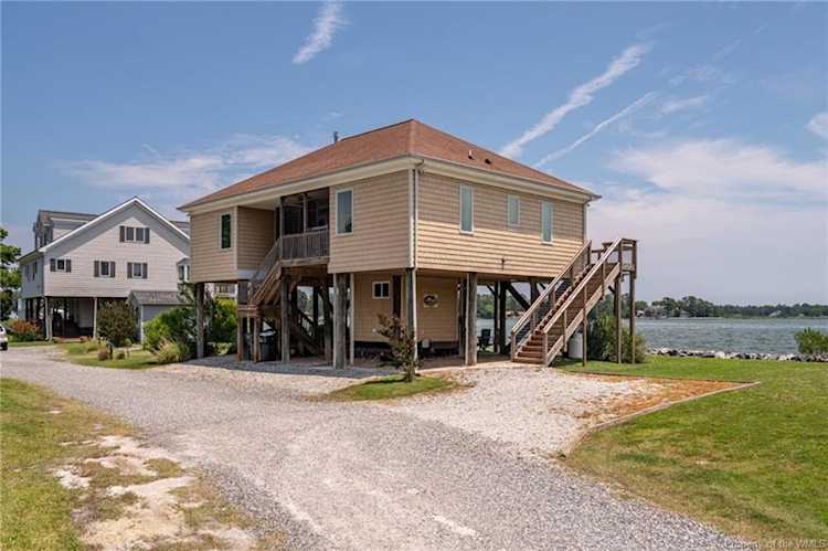 208 Anchor Ln Yorktown, VA 23692