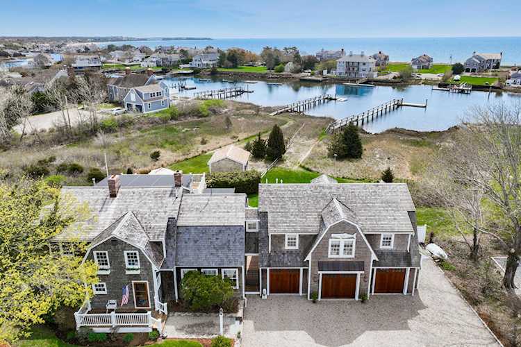 707 South Main Street Centerville, MA 02632 | MLS 22301652 Photo 1