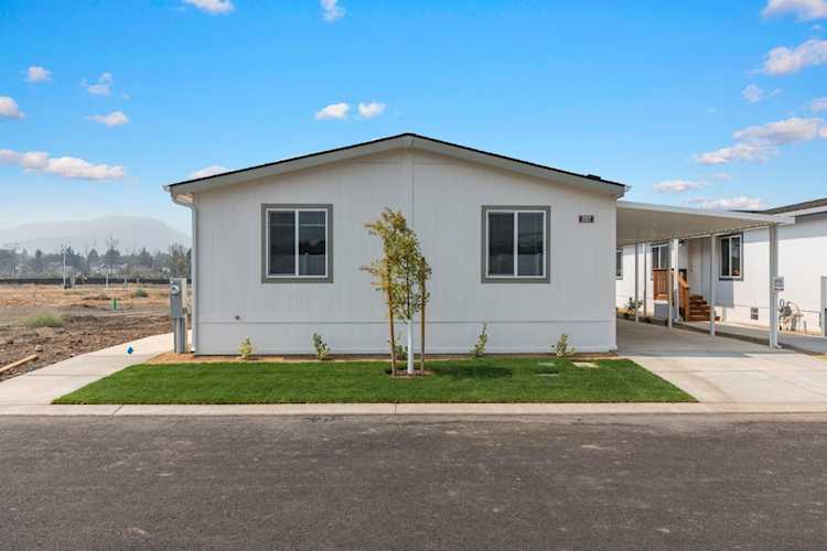 300 Luman Rd #207 Phoenix, OR 97535