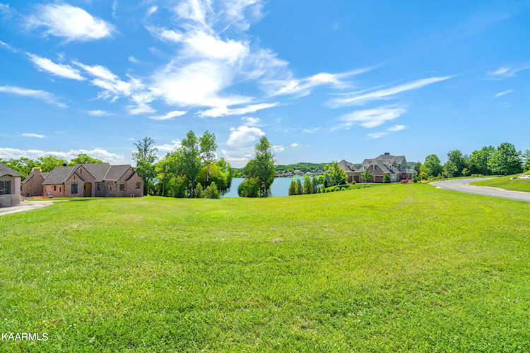 1450 Lanyard Way Lenoir City, TN 37772