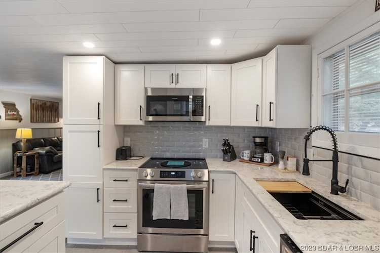 31264 Panther Trail Rd Rocky Mount, MO 65072