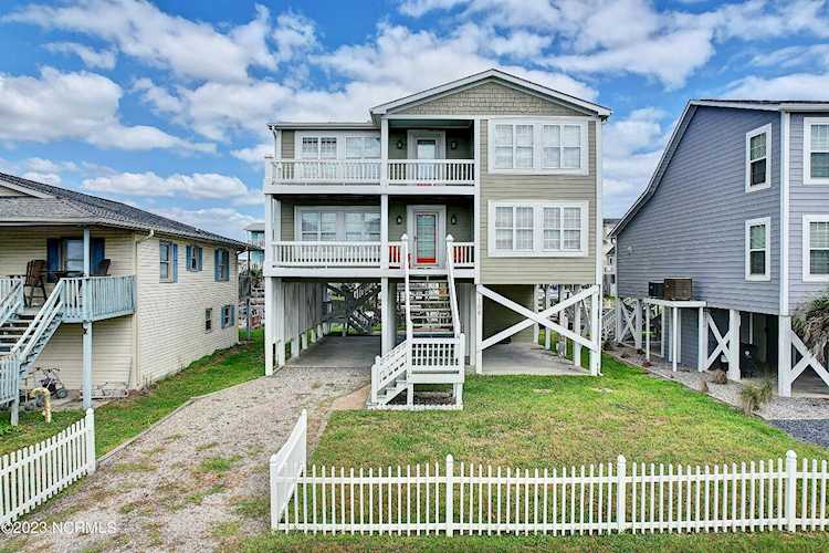 108 Burlington St Holden Beach, NC 28462