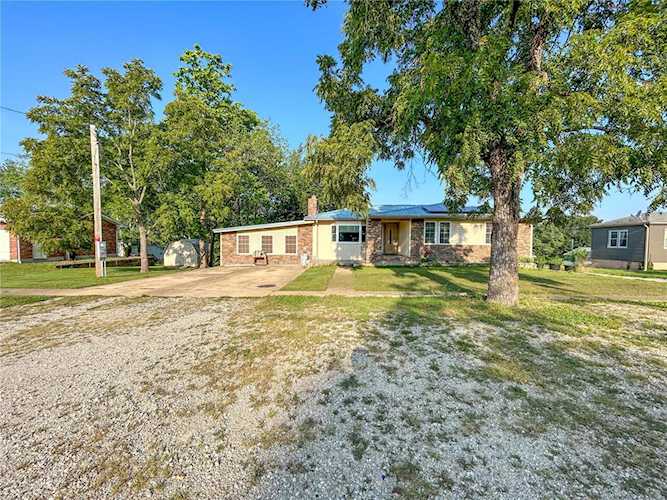 102 N Locust St Dixon, MO 65459