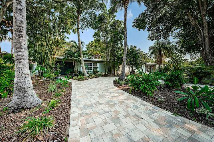 831 39th Ave NE St. Petersburg, FL 33703