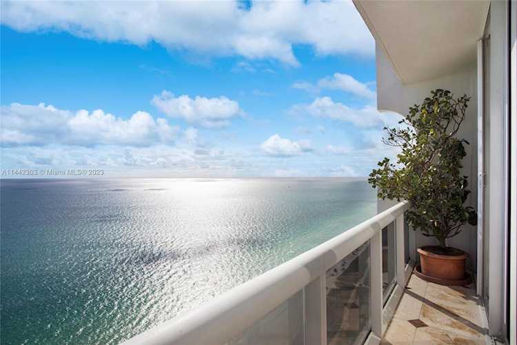 4779 Collins Ave #PH4301 Miami Beach, FL 33140