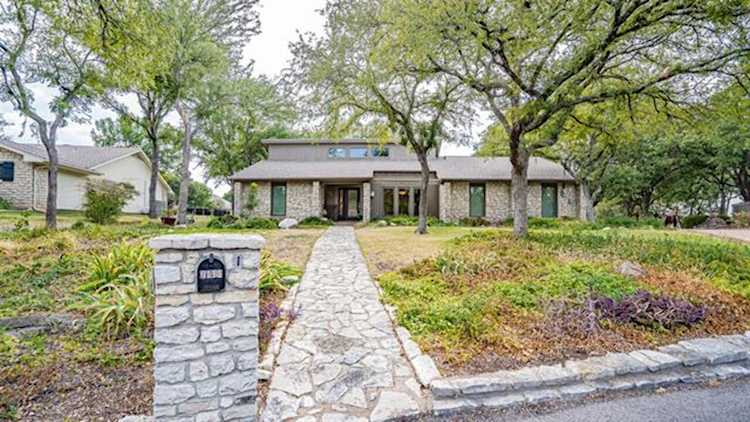 6115 Laredo Court Granbury, TX 76049