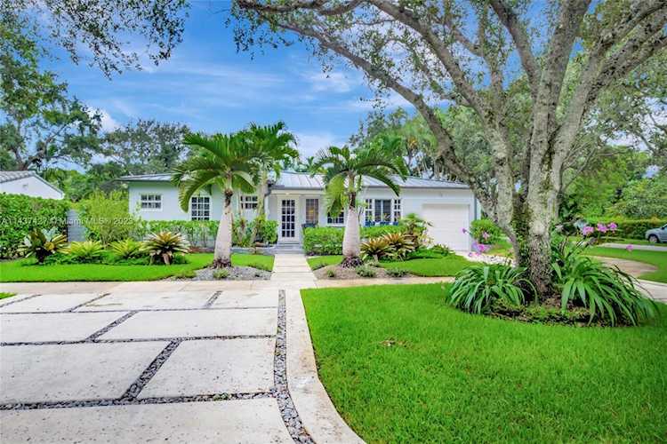 102 NE 107th St Miami Shores, FL 33161