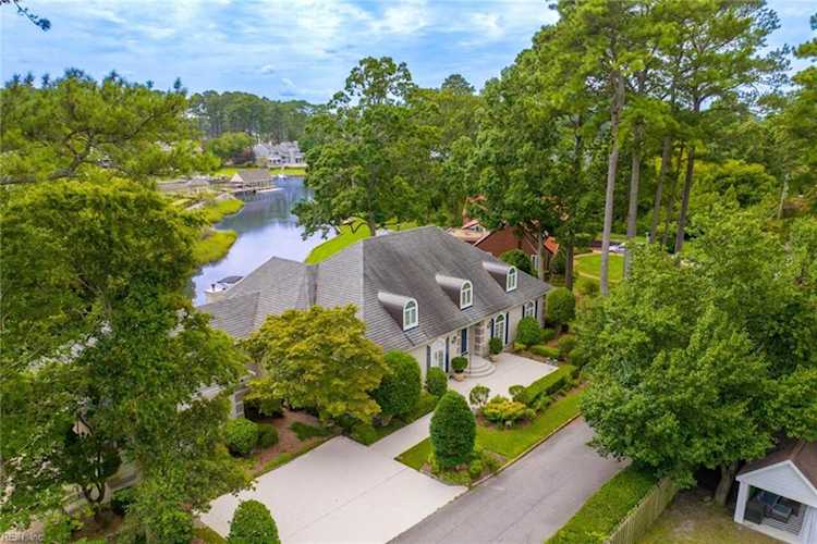 1301 Kingfisher Ct Virginia Beach, VA 23451