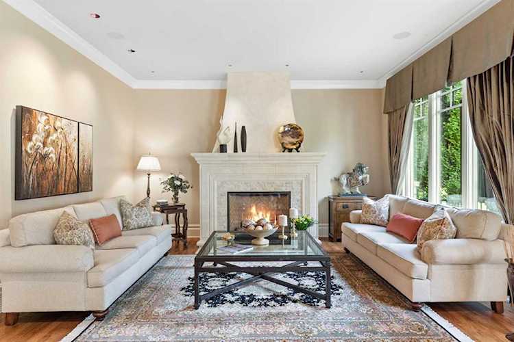 80 Willow Park Green SE Calgary, AB T2J 3L1