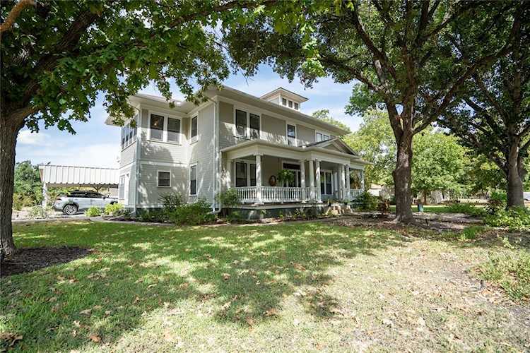 1411 Debus DR Taylor, TX 76574