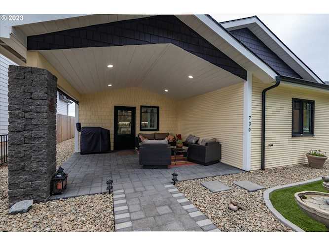 730 Seabird DR Bandon, OR 97411
