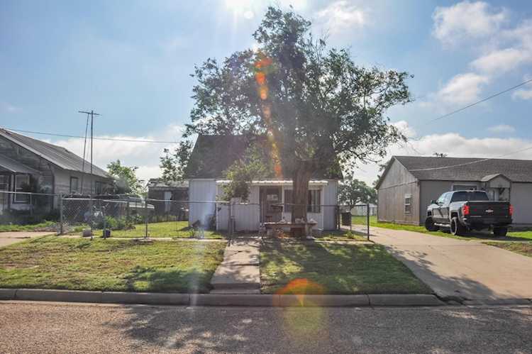 714 Elm Street Plainview, TX 79072