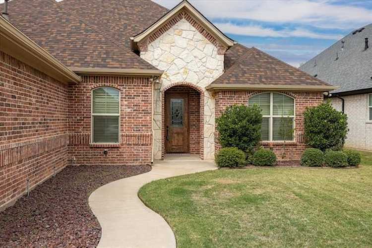 313 Paddle Boat Drive Granbury, TX 76049