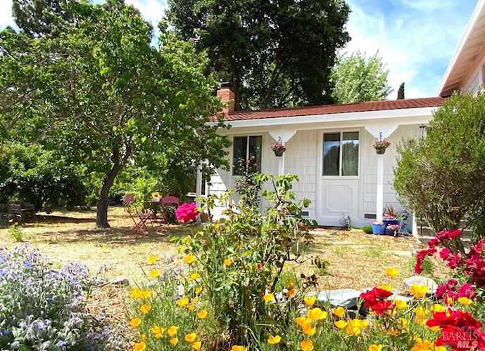 2467 Westvale Court Santa Rosa, CA 95403