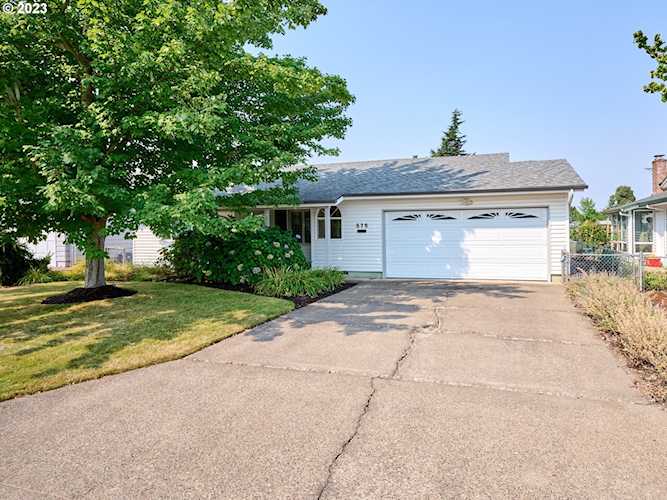 575 N Cascade DR Woodburn, OR 97071