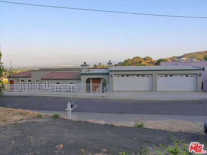 8452 Hillcroft Dr West Hills, CA 91304