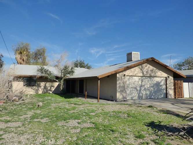 2380 Oahu Ln Salton City, CA 92274