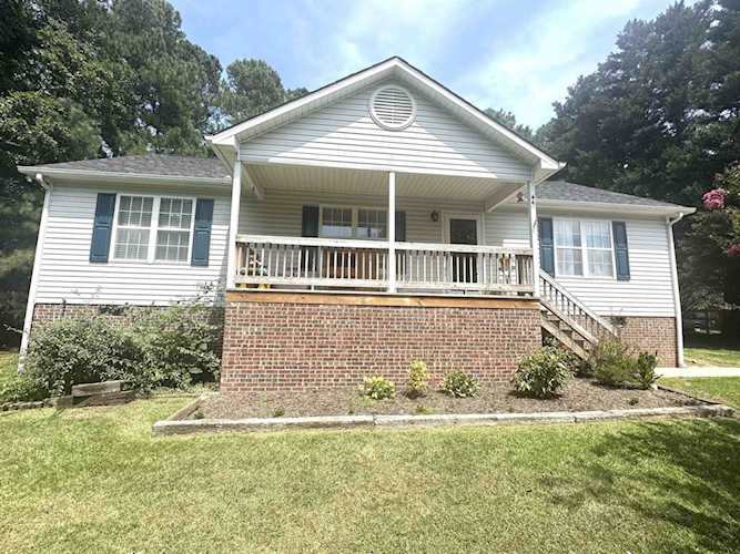 44 Blue Pond Road Clayton, NC 27520