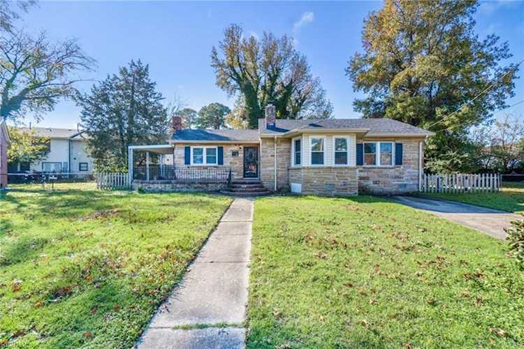 home for sale in Cavalier Manor Portsmouth VA 23701 MLS 10500591