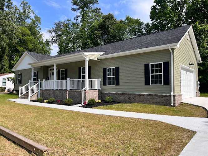 2139 Oregon Ave Suffolk, VA 23434