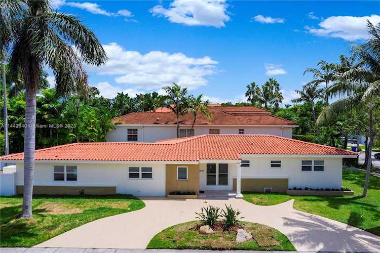 1890 S Bayshore Dr Miami, FL 33133