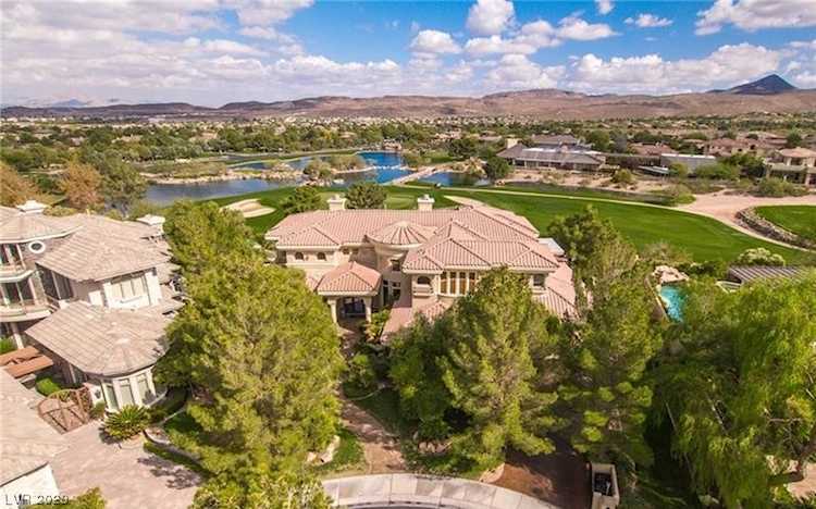 4 Bloomfield Hills Dr Henderson, NV 89052