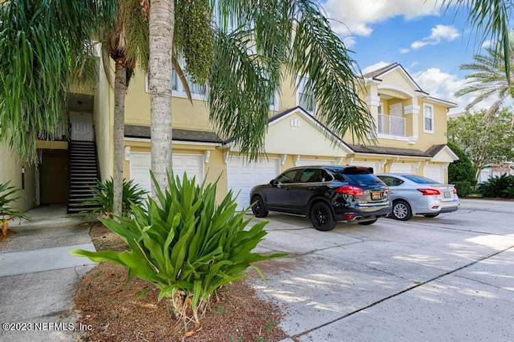 209 Larkin PL St Johns, FL 32259