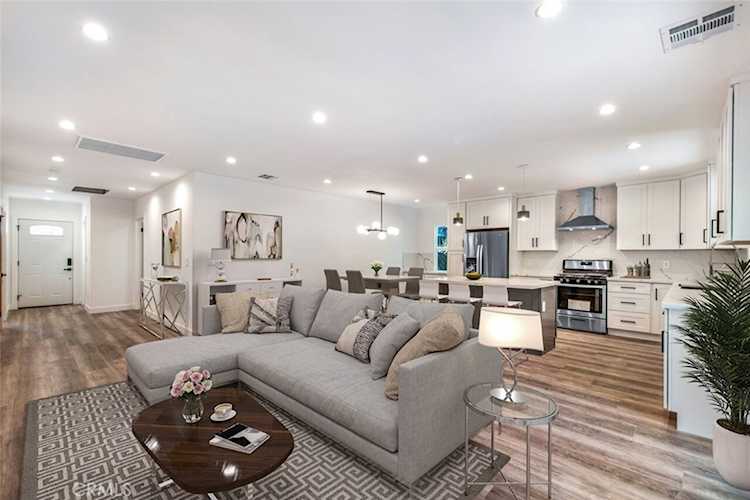 5510 Burnet Ave Sherman Oaks, CA 91411
