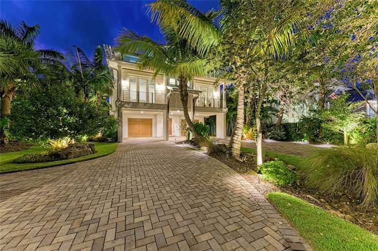 516 Kumquat Dr Anna Maria, FL 34216