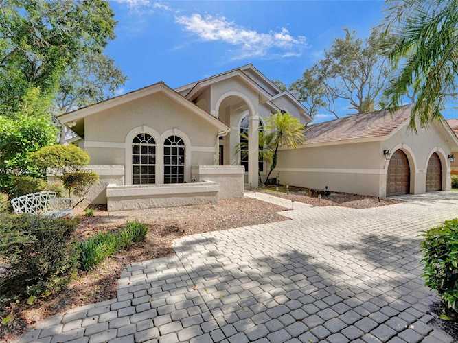 12020 N Eagle Trace Blvd N Coral Springs, FL 33071