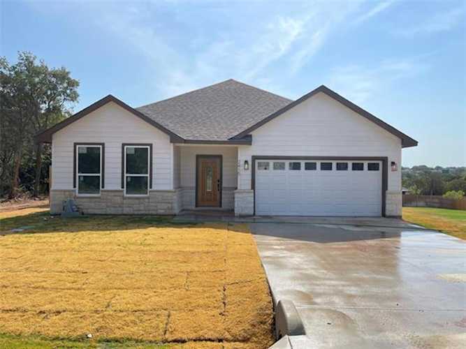 2415 Beverly Drive Granbury, TX 76048