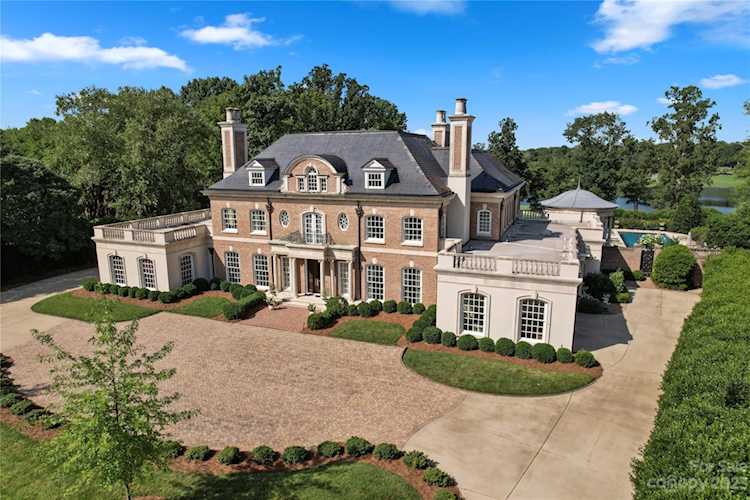 7330 Baltusrol Ln Charlotte, NC 28210