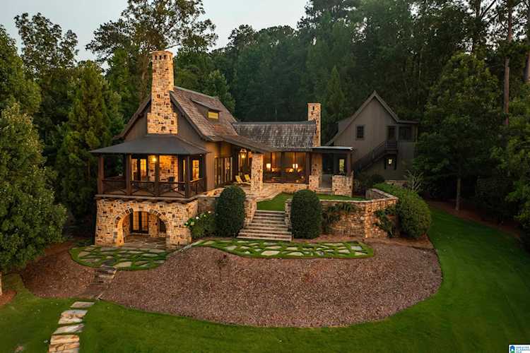 1186 Willow Glynn Way Alexander City, AL 35010