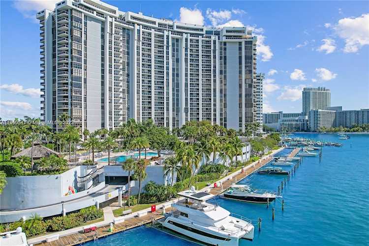 9 Island Ave #T2 Miami Beach, FL 33139
